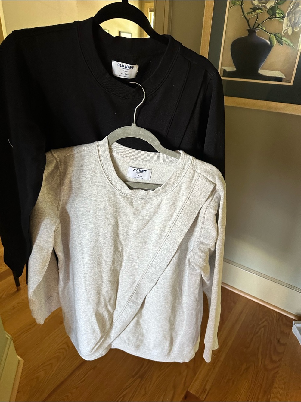 2 Maternity Nursing cross-front Crewneck Sweatshirts in Black & Light Gray
